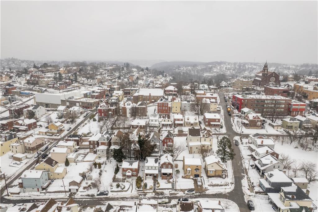 1647 Oakhurst Street Pittsburgh, PA 15210 - Photo 21 of 26