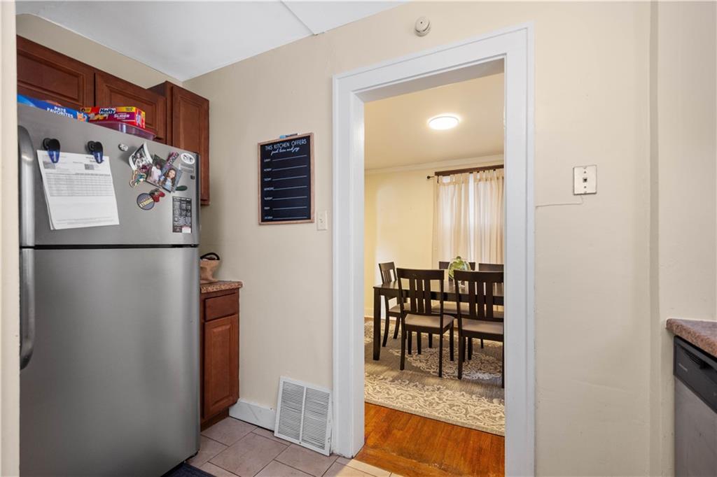 1647 Oakhurst Street Pittsburgh, PA 15210 - Photo 9 of 26