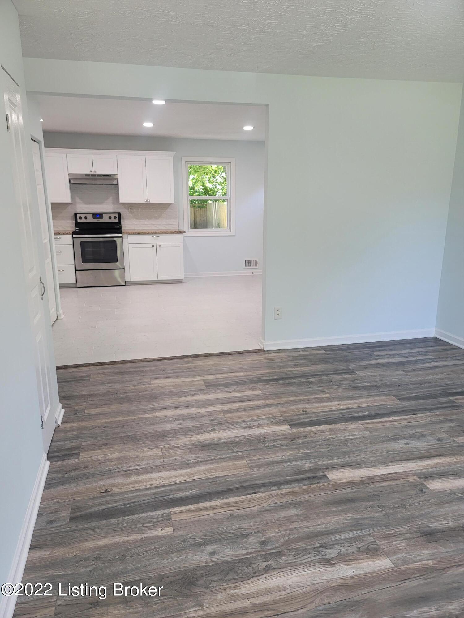 4618 Frel Road Louisville, KY 40272 - Photo 2 of 13 20220517_133120
