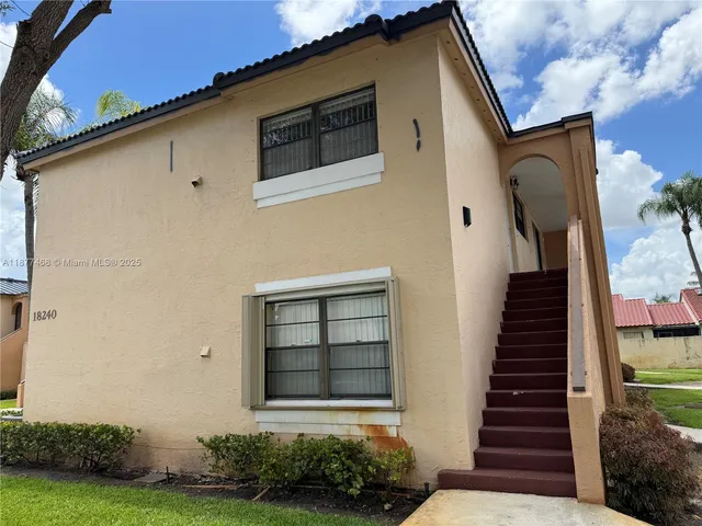 $2,000 | 18240 Mediterranean Boulevard, Unit 1105, Hialeah, FL 33015
