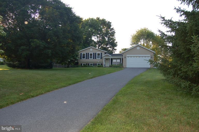8001 Hilton Road Gaithersburg, MD 20882 - Photo 11 of 28 Exterior (Front)