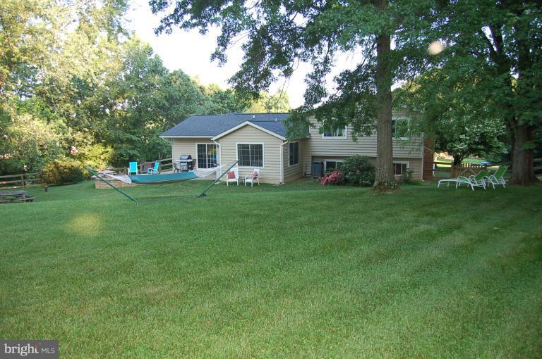 8001 Hilton Road Gaithersburg, MD 20882 - Photo 12 of 28 Exterior (Rear)