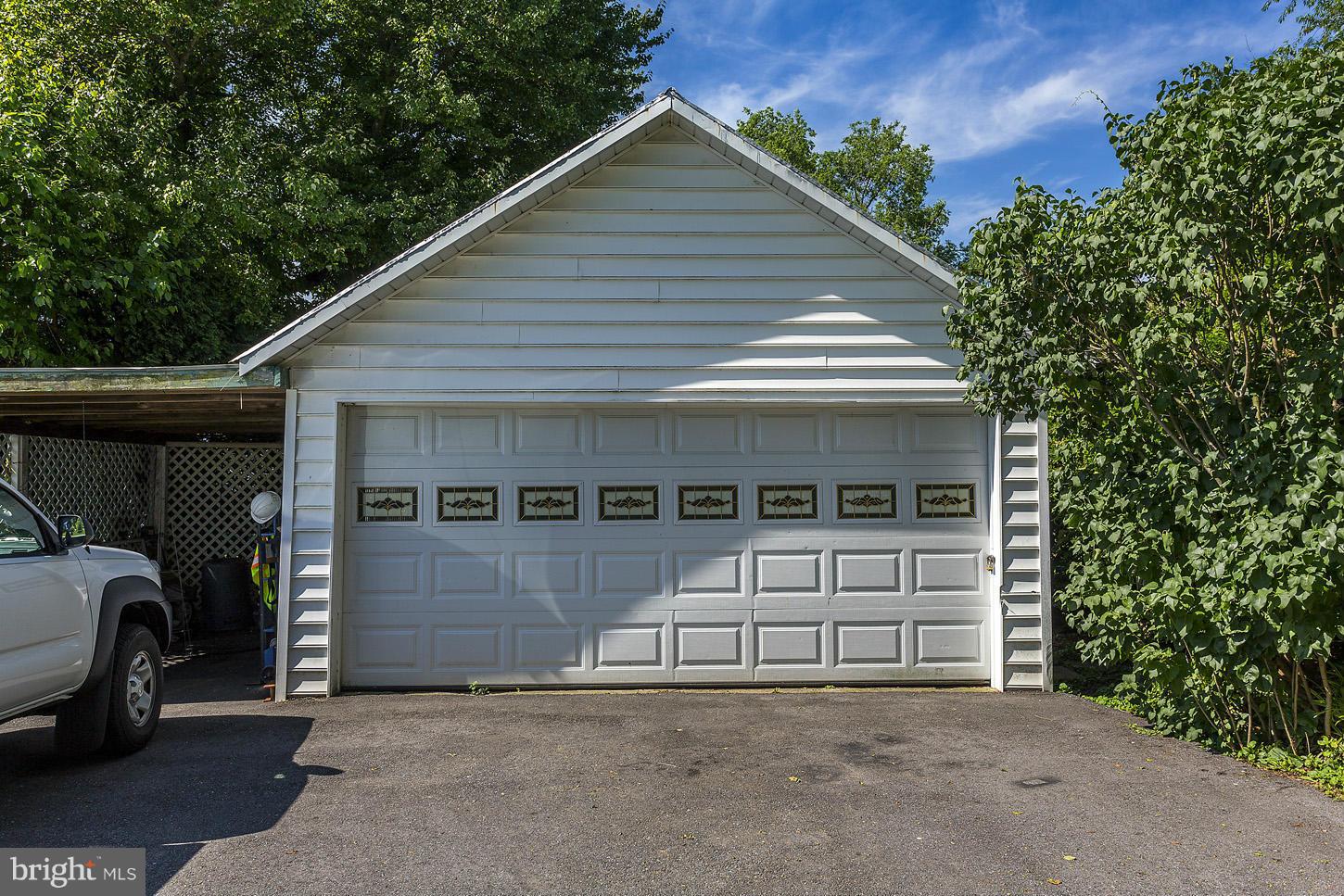 12545 Frederick Road West Friendship, MD 21794 - Photo 16 of 30 Garage