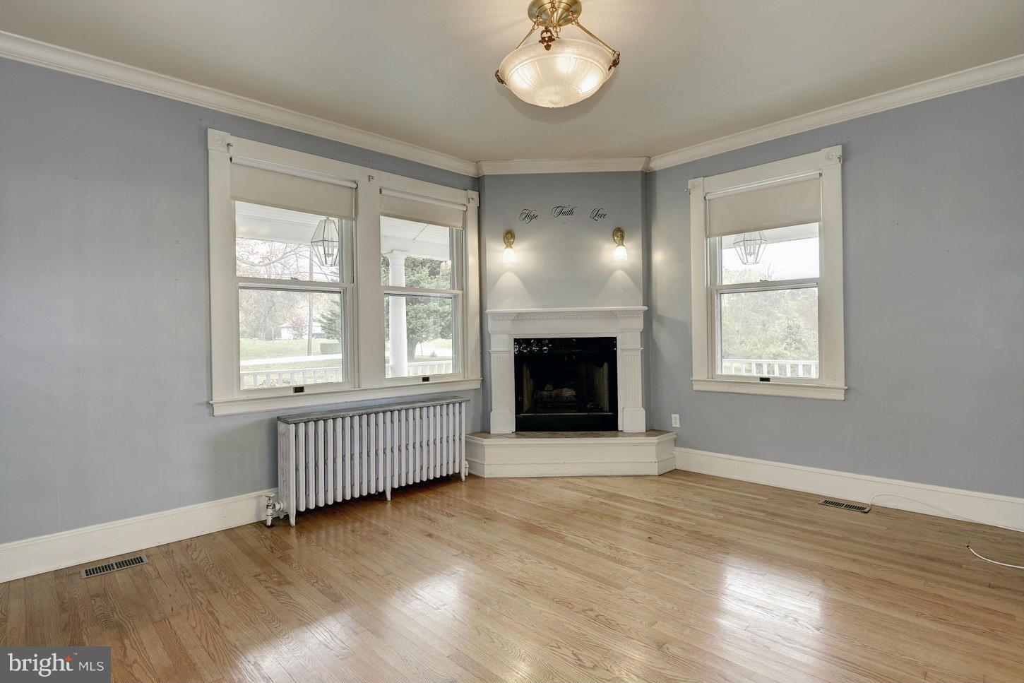 12545 Frederick Road West Friendship, MD 21794 - Photo 4 of 30 Living Room