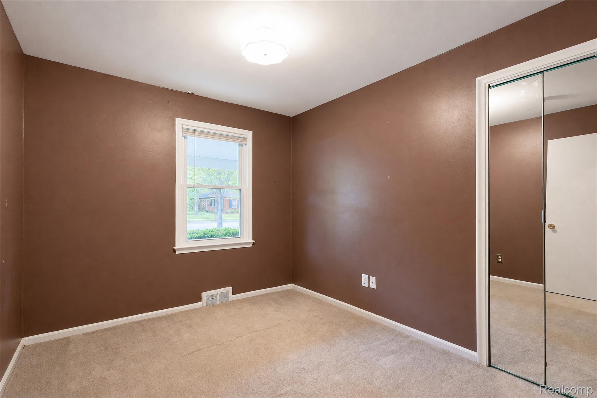 1846 Pembroke Road Birmingham, MI 48009 - Photo 29 of 37 A-1846 Pembroke Birmingham-31.jpg