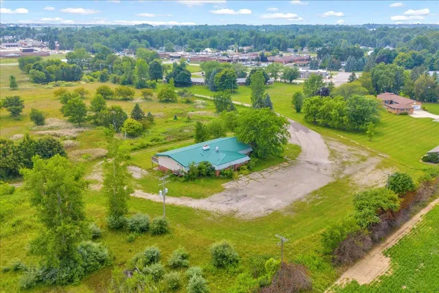 $699,900 | 2701 Golf Course Drive, Marlette, MI 48453