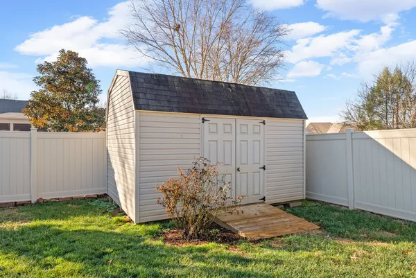 $599,900 | 235 Oxford Street, Hopkinsville, KY 42240