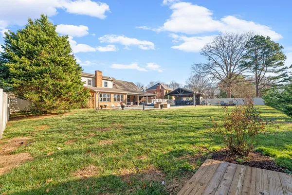 $599,900 | 235 Oxford Street, Hopkinsville, KY 42240