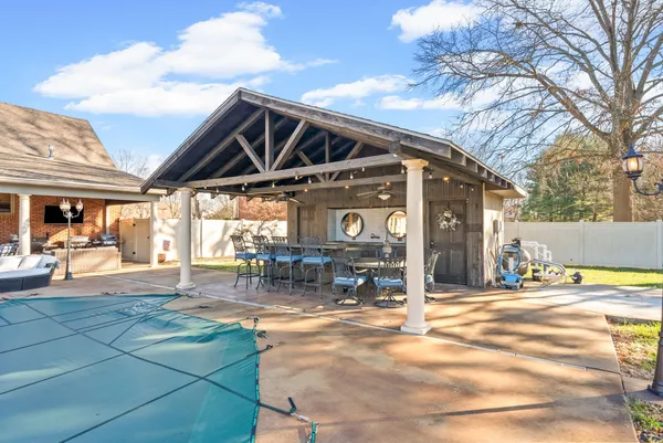 $629,900 | 235 Oxford Street, Hopkinsville, KY 42240