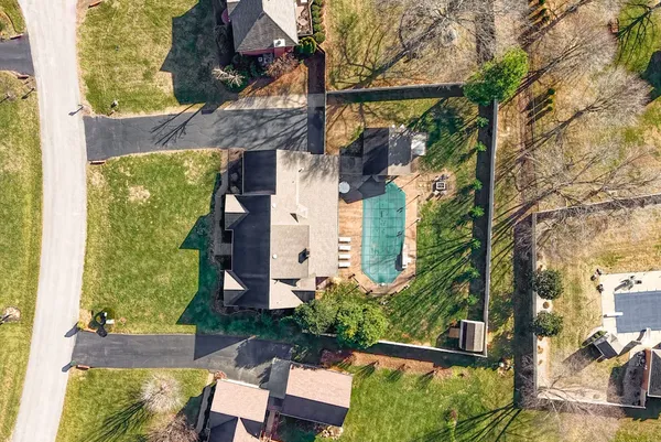 $599,900 | 235 Oxford Street, Hopkinsville, KY 42240