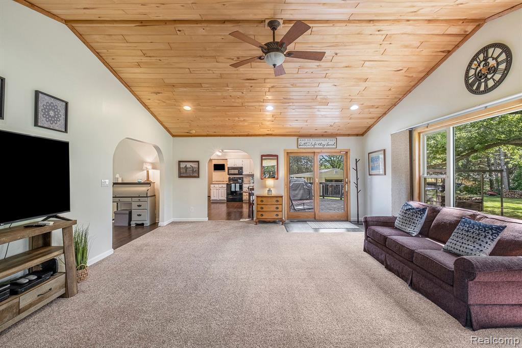11076 Linden Road Linden, MI 48451 - Photo 14 of 37