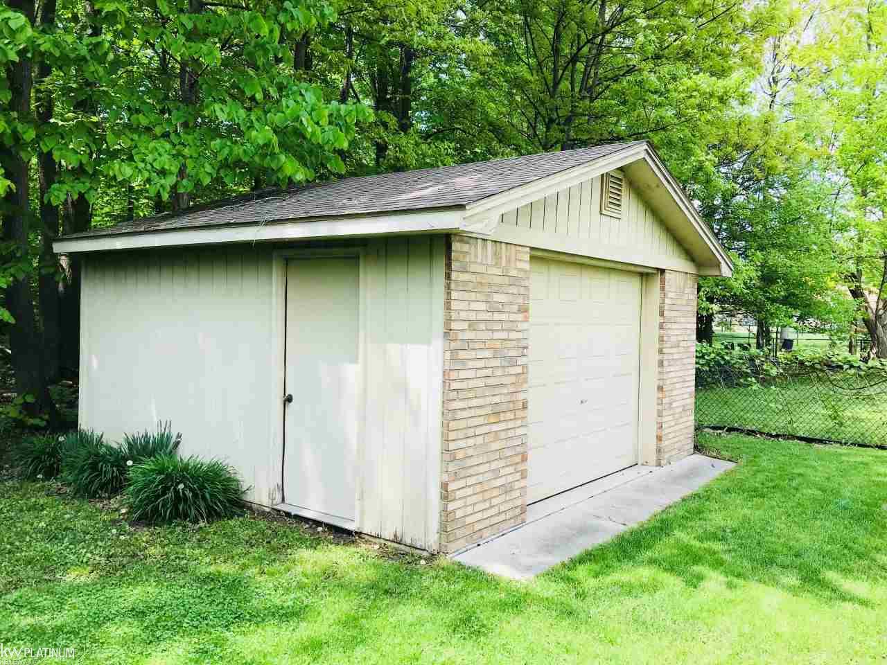 49461 Monte Road New Baltimore, MI 48047 - Photo 33 of 35 31348208-32.JPG