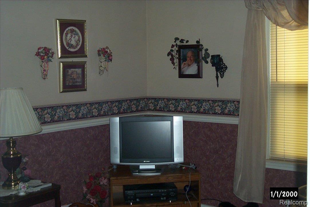 6680 Pelham Road Taylor, MI 48180 - Photo 13 of 17 2nd Bdrm used as Den