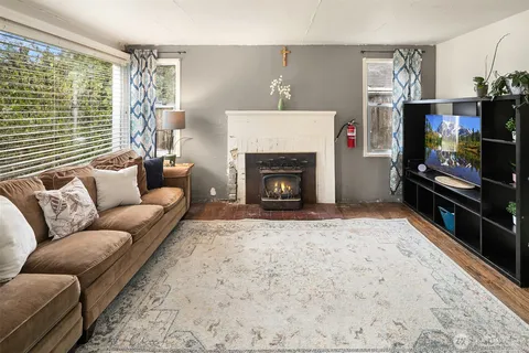 $465,000 | 3404 Southeast 5th Street, Renton, WA 98058