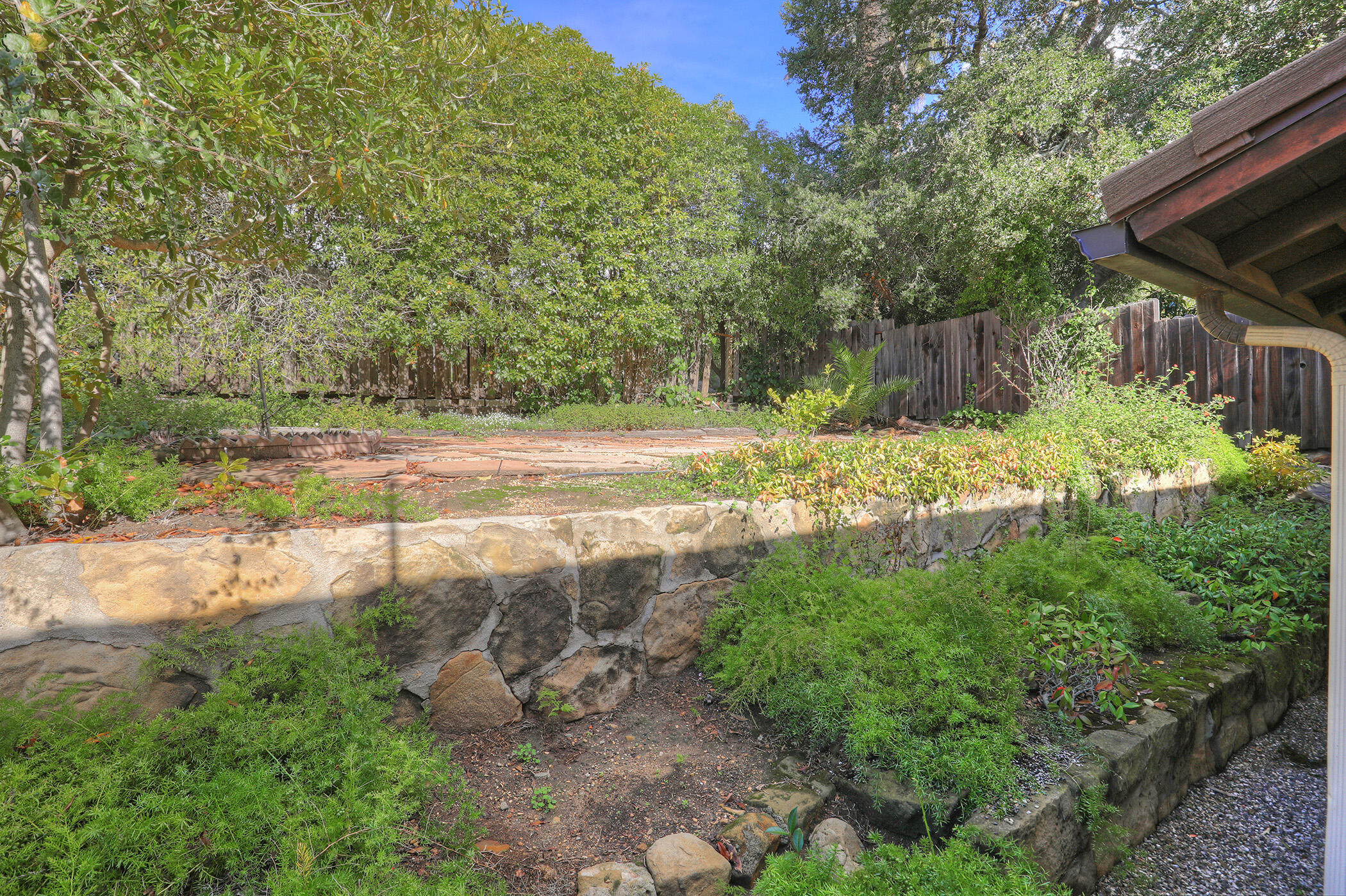 1712 Lasuen Road Santa Barbara, CA 93103 - Photo 27 of 38 a view of a backyard of the house