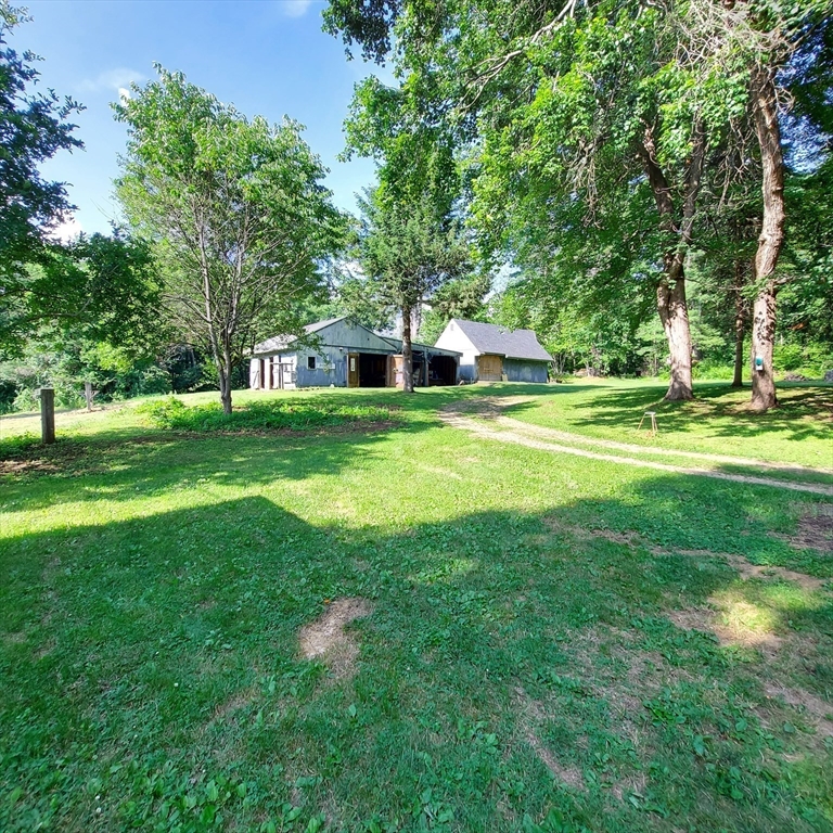 1075 West Brookfield Road New Braintree, MA 01531 - Photo 38 of 42