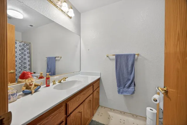 $549,900 | 740 Lake Canyon Avenue, Galt, CA 95632