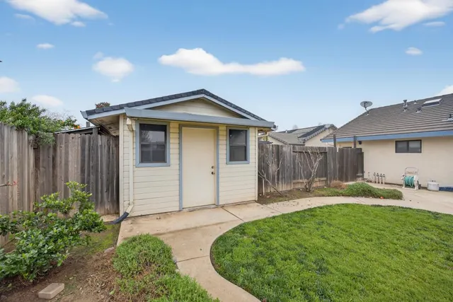 $549,900 | 740 Lake Canyon Avenue, Galt, CA 95632