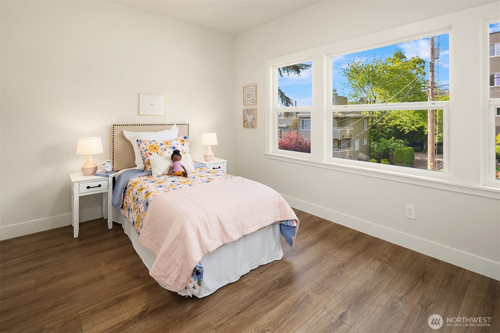 1307 West Boston Street Seattle, WA 98119 - Photo 18 of 30