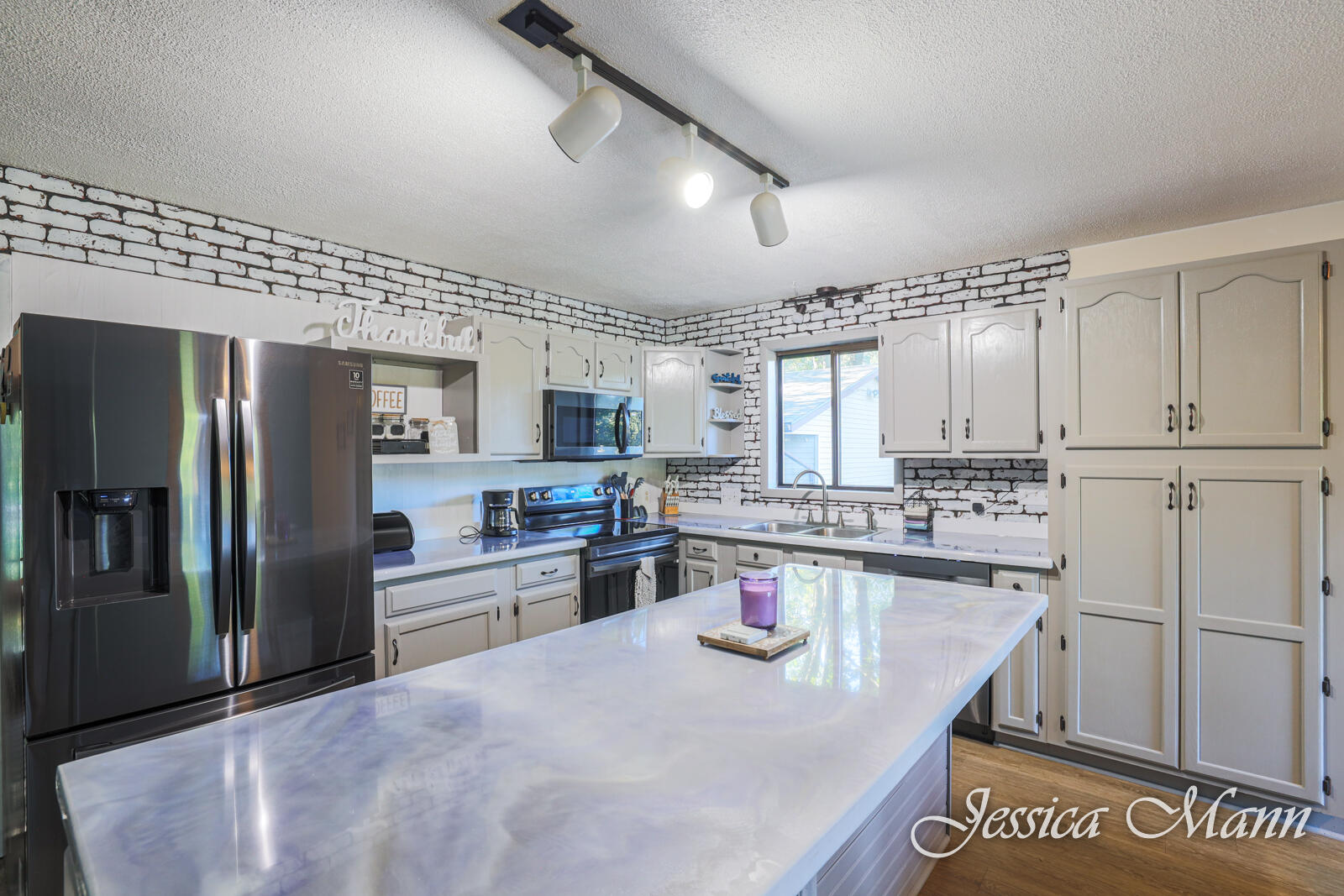 1737 Barnes Road Muskegon, MI 49442 - Photo 4 of 59 1737 Barnes-1