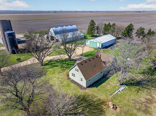 $360,000 | 1519 Highway 251, Steward, IL 60553