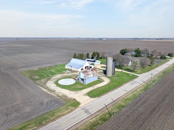 $360,000 | 1519 Highway 251, Steward, IL 60553