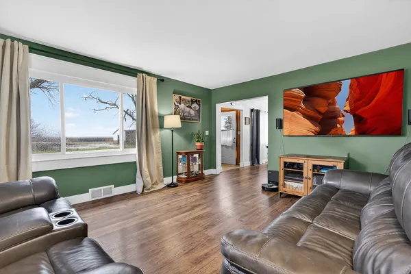 $360,000 | 1519 Highway 251, Steward, IL 60553