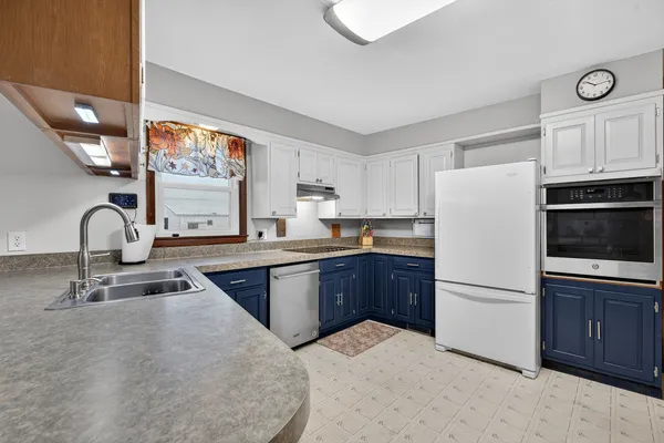 $360,000 | 1519 Highway 251, Steward, IL 60553