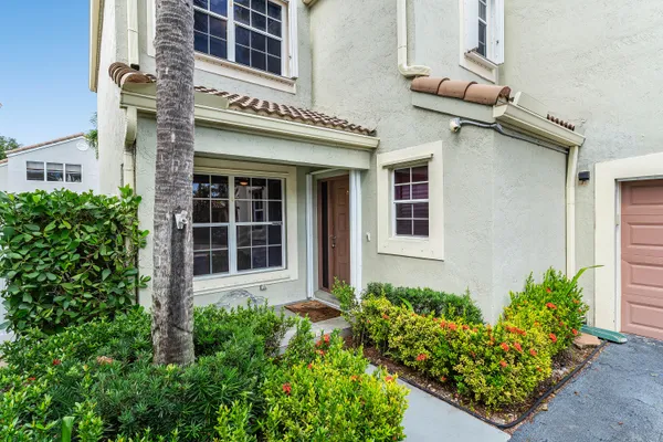 $650,000 | 7665 Northwest 61st Terrace, Parkland, FL 33067
