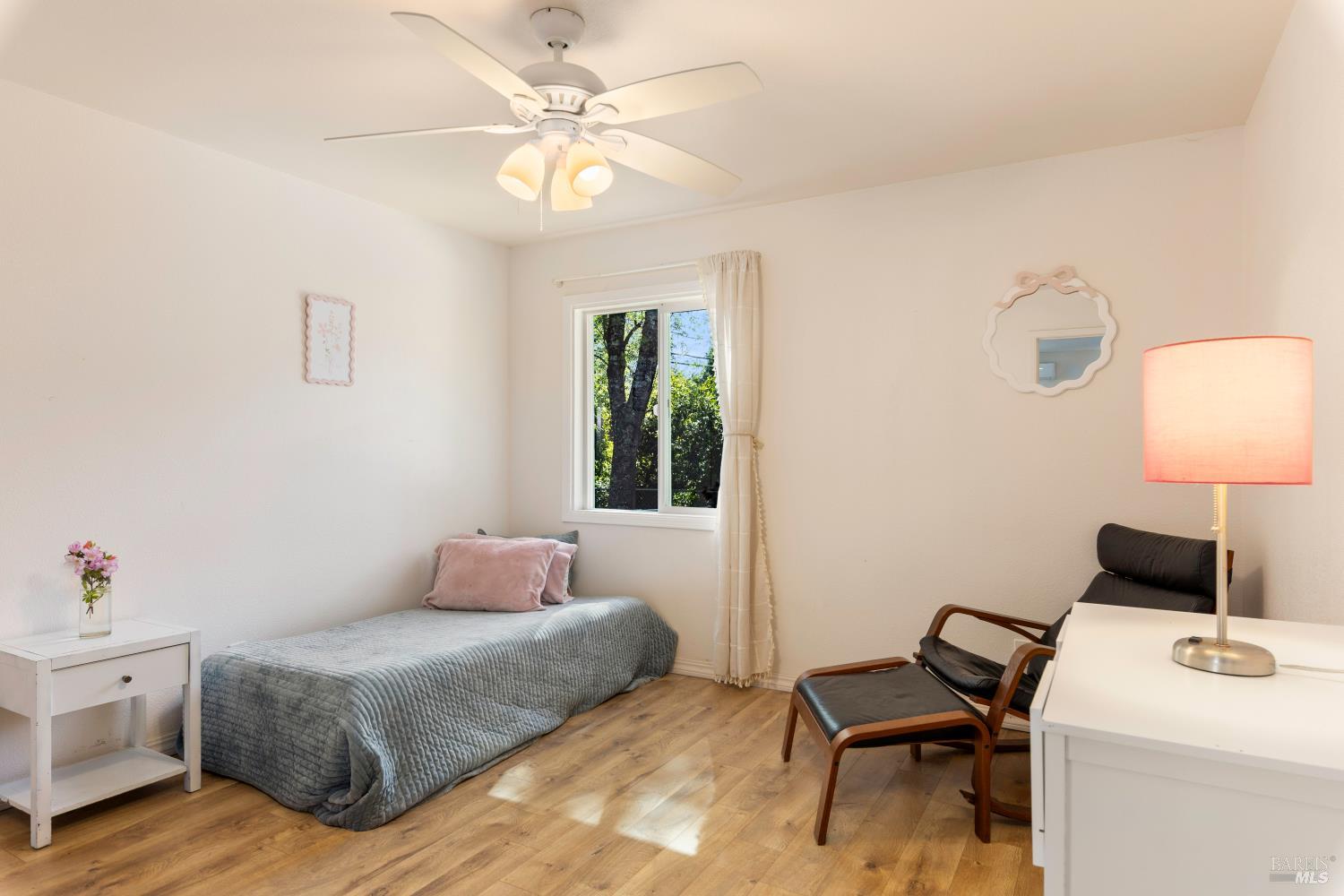 13780 Mountain House Road Hopland, CA 95449 - Photo 15 of 34 a bedroom with a bed and a window
