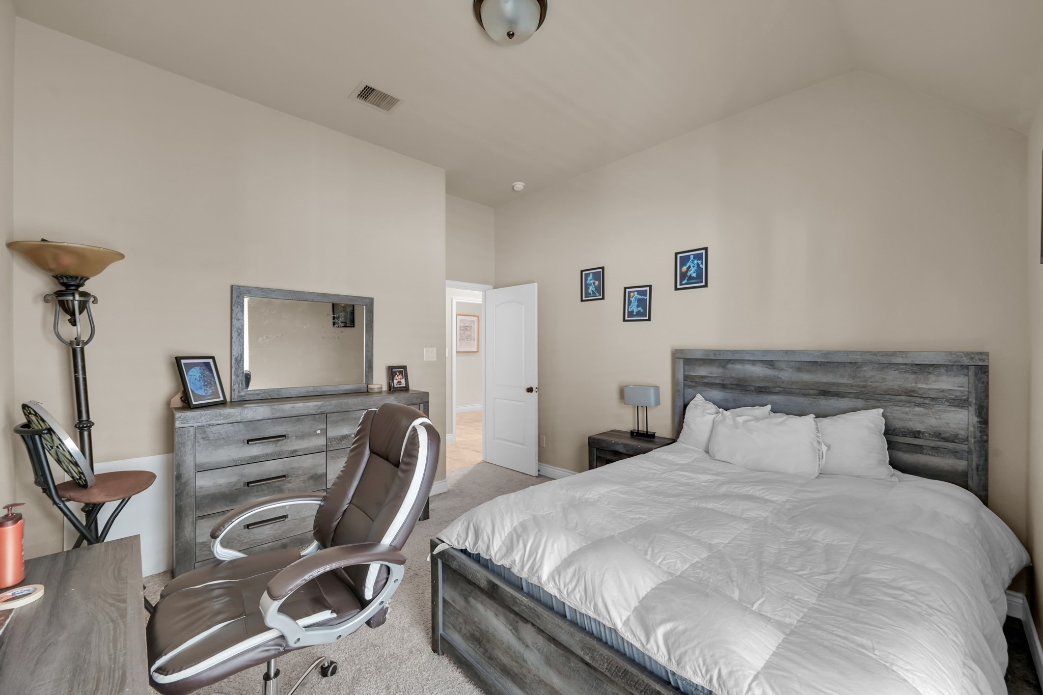 3814 Trophy Ridge Spring, TX 77386 - Photo 33 of 39 a bedroom with a bed and a desk