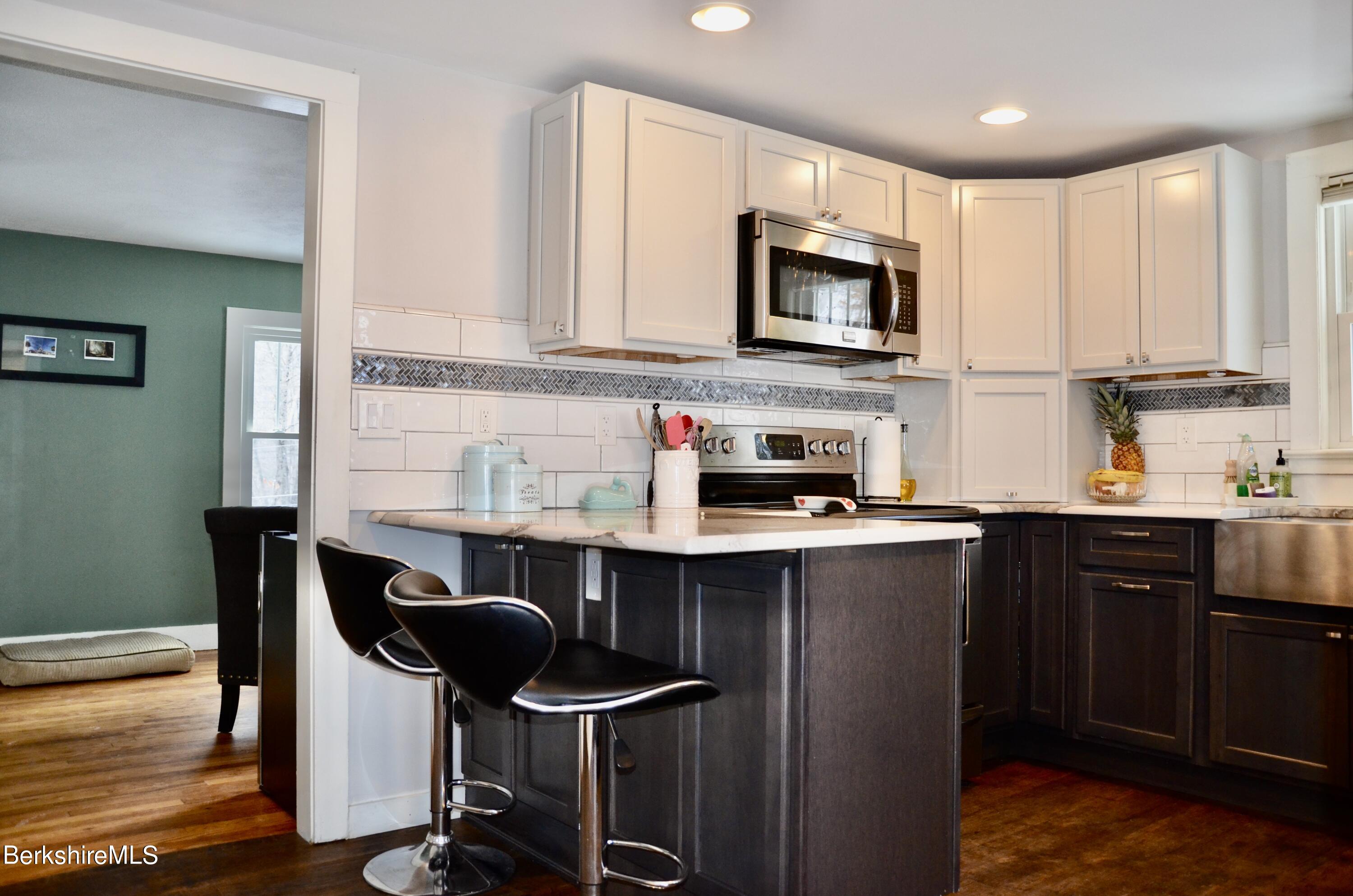 91 Old State Road Lanesborough, MA 01224 - Photo 3 of 21 DSC_0008