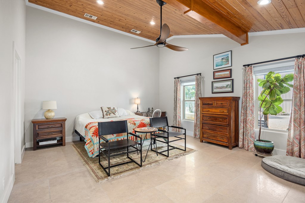 2377 Aviation Loop Fredericksburg, TX 78624 - Photo 23 of 76