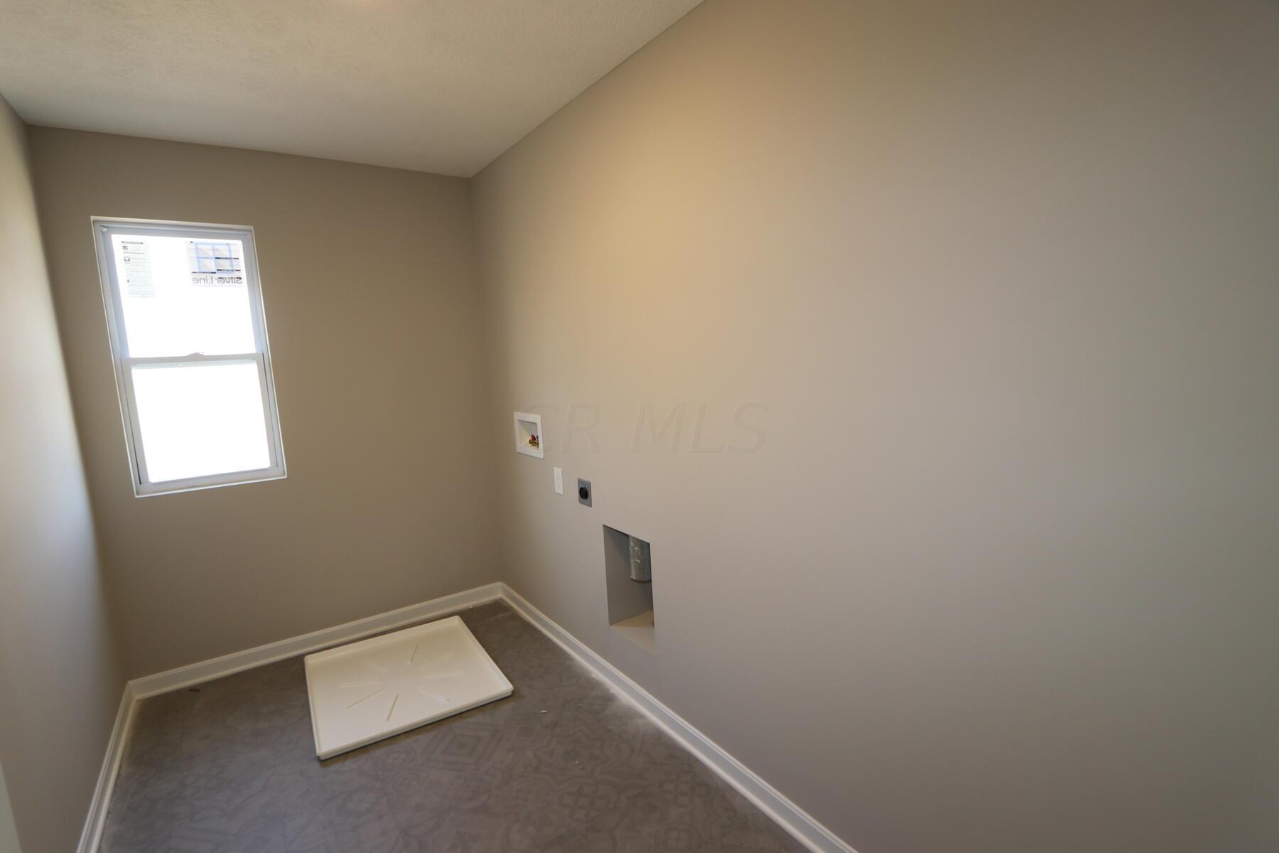 58 Chambers Bay Road Commercial Point, OH 43116 - Photo 10 of 19 Laundry Room