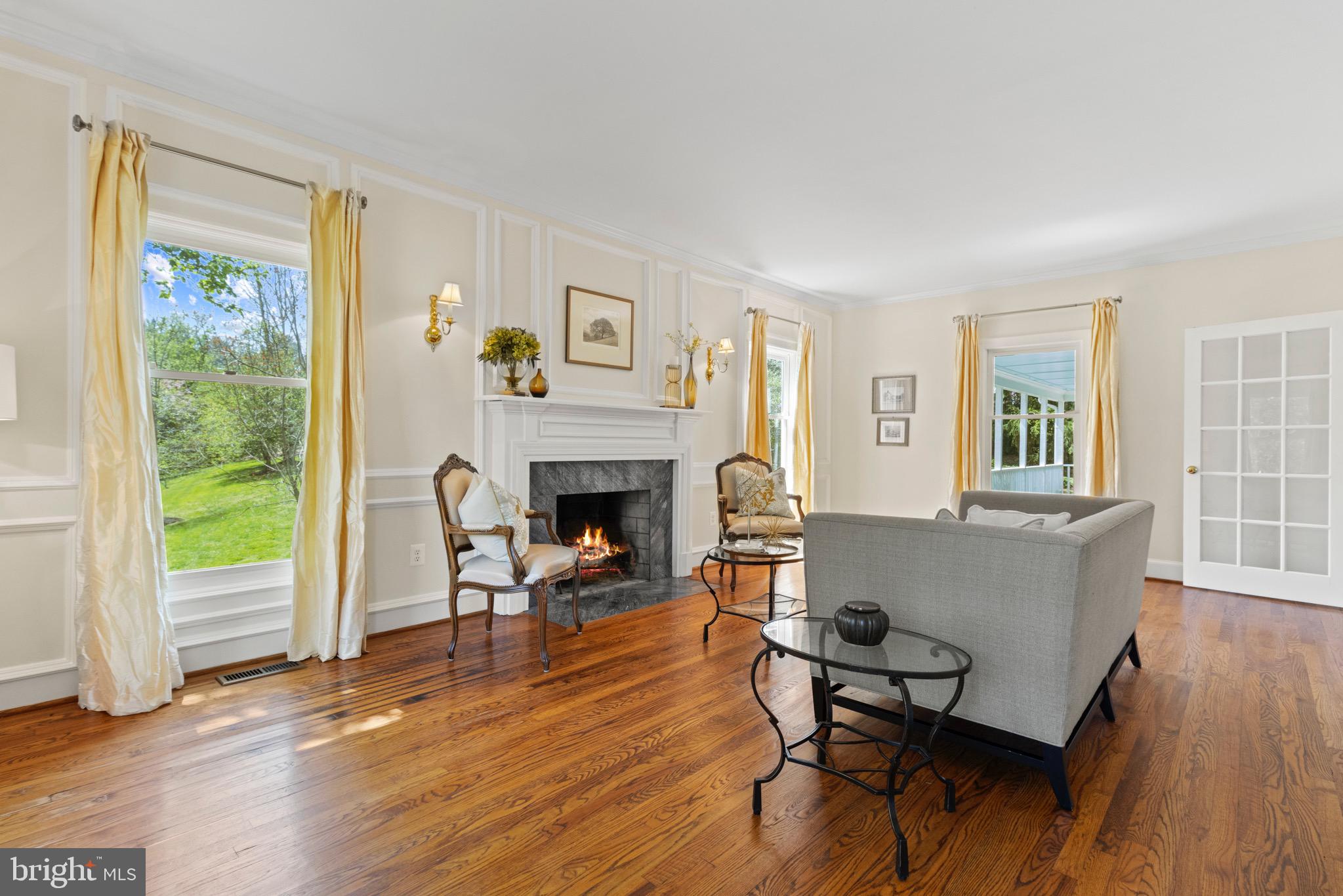 13601 Query Mill Road North Potomac, MD 20878 - Photo 7 of 69 Living Room