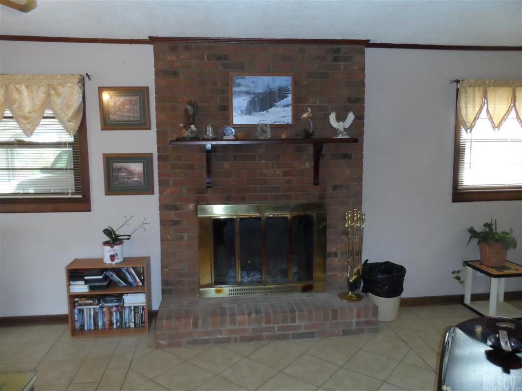 3411 Spencer Road Conover, NC 28613 - Photo 9 of 17 Gallery Image 9