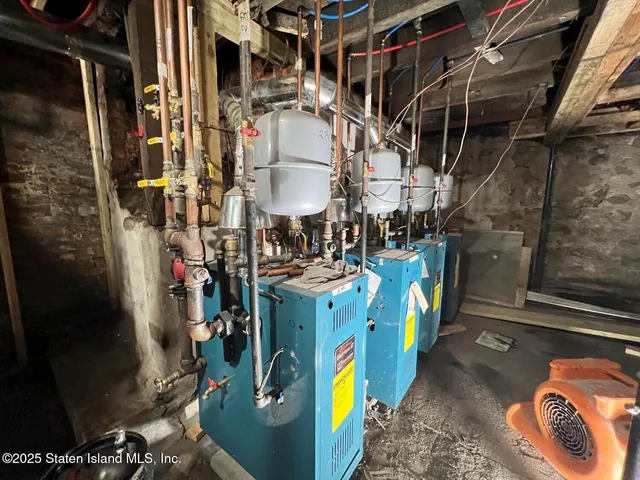 $1,999,000 | 212 St Pauls Avenue | Tompkinsville