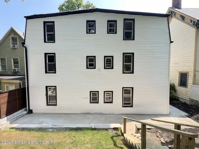 $1,999,000 | 212 St Pauls Avenue | Tompkinsville