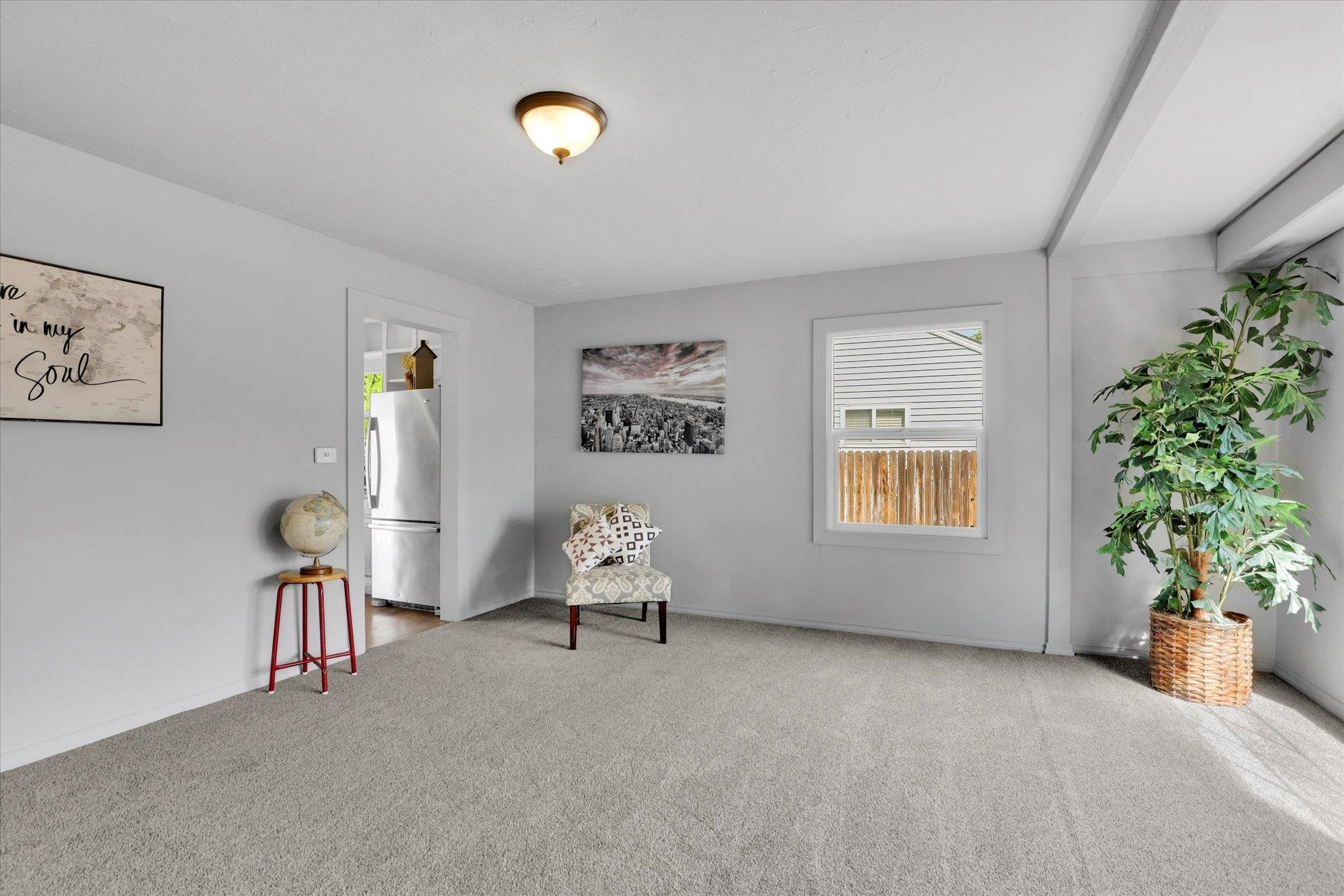 903 East Rowan Avenue Spokane, WA 99207 - Photo 2 of 23