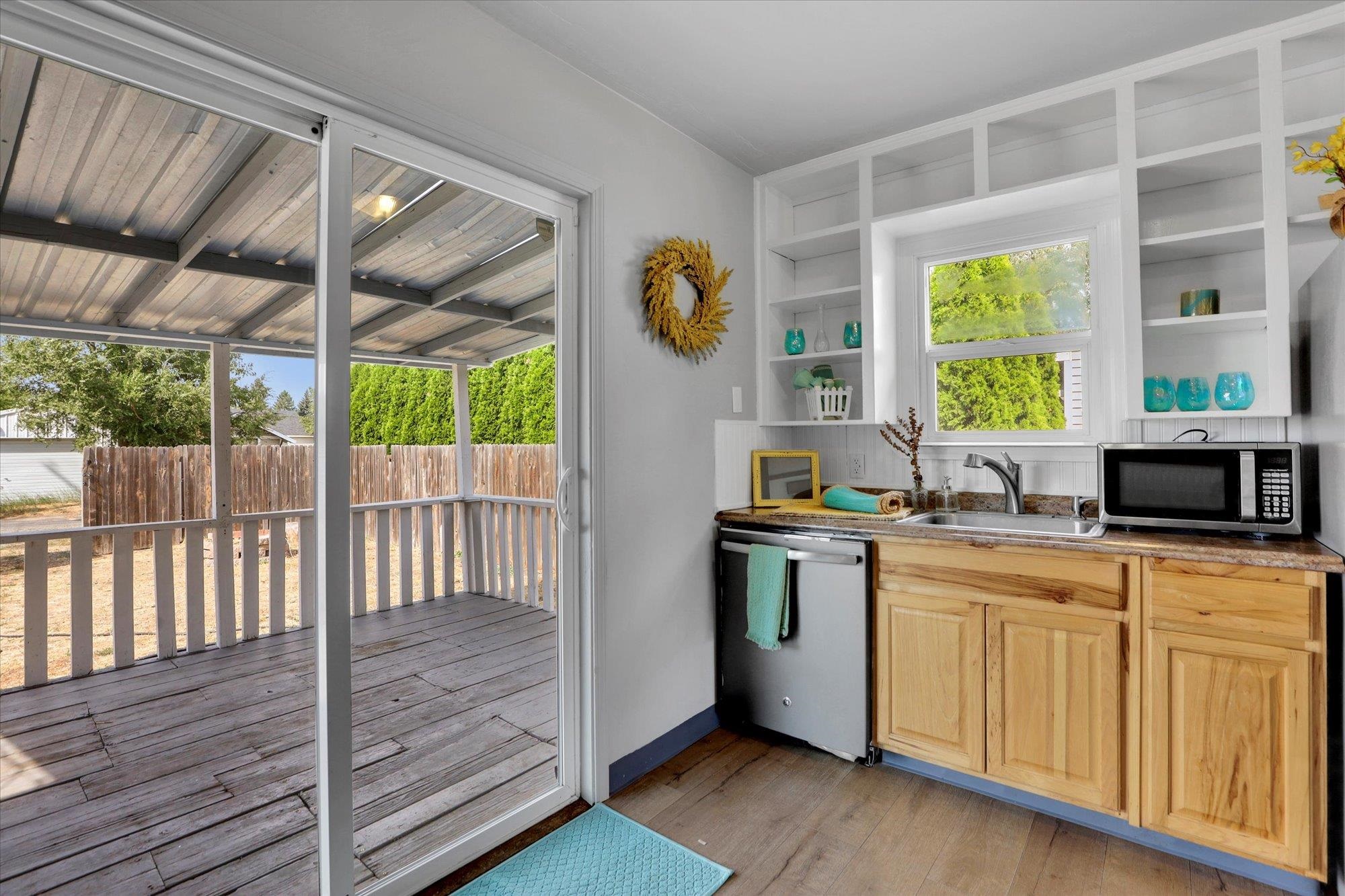 903 East Rowan Avenue Spokane, WA 99207 - Photo 6 of 23