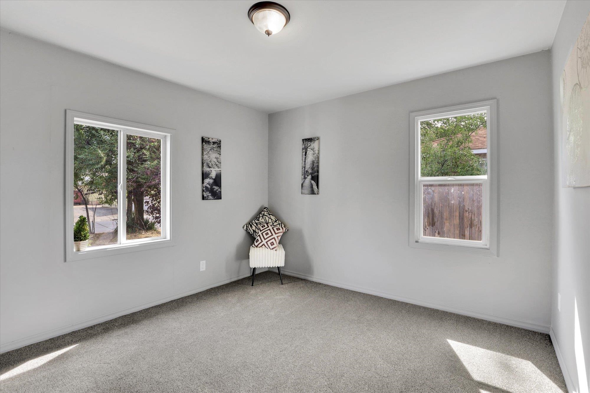 903 East Rowan Avenue Spokane, WA 99207 - Photo 8 of 23