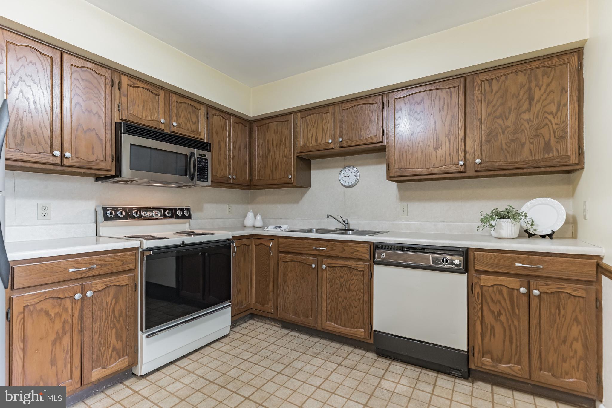 311 Valley Stream Lane Chesterbrook, PA 19087 - Photo 8 of 15 Gallery Image 8