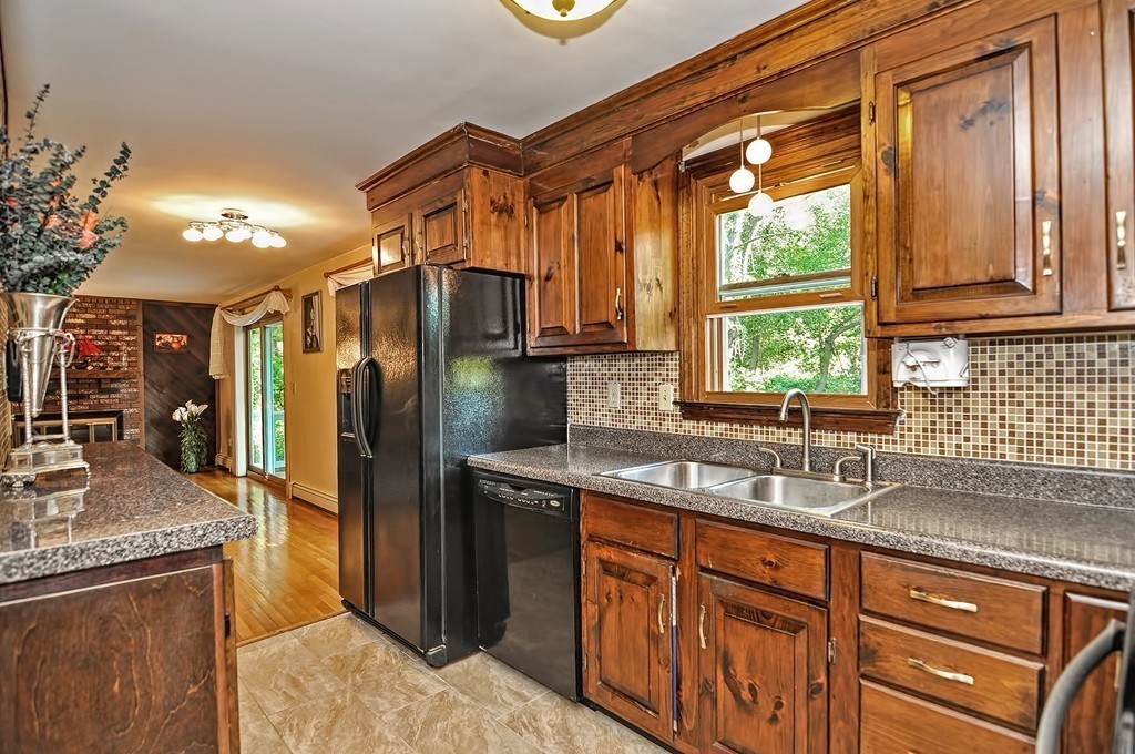 3 Roberta Road Sharon, MA 02067 - Photo 11 of 30 Gallery Image 11