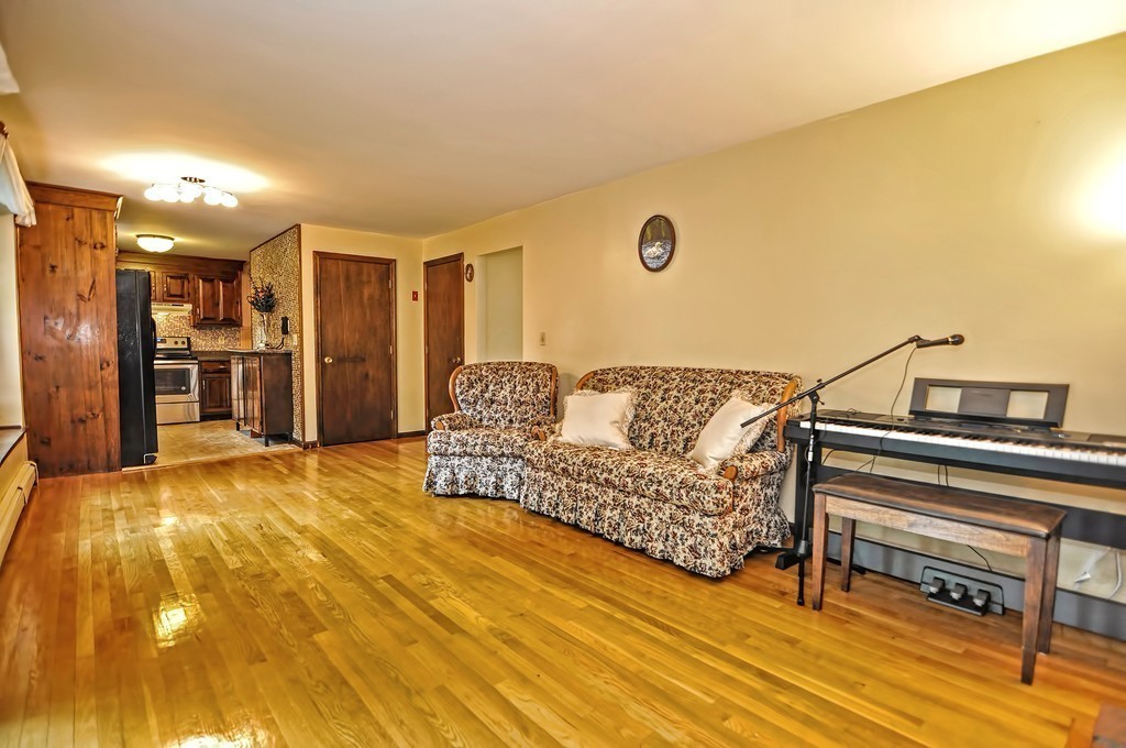 3 Roberta Road Sharon, MA 02067 - Photo 9 of 30 Gallery Image 9