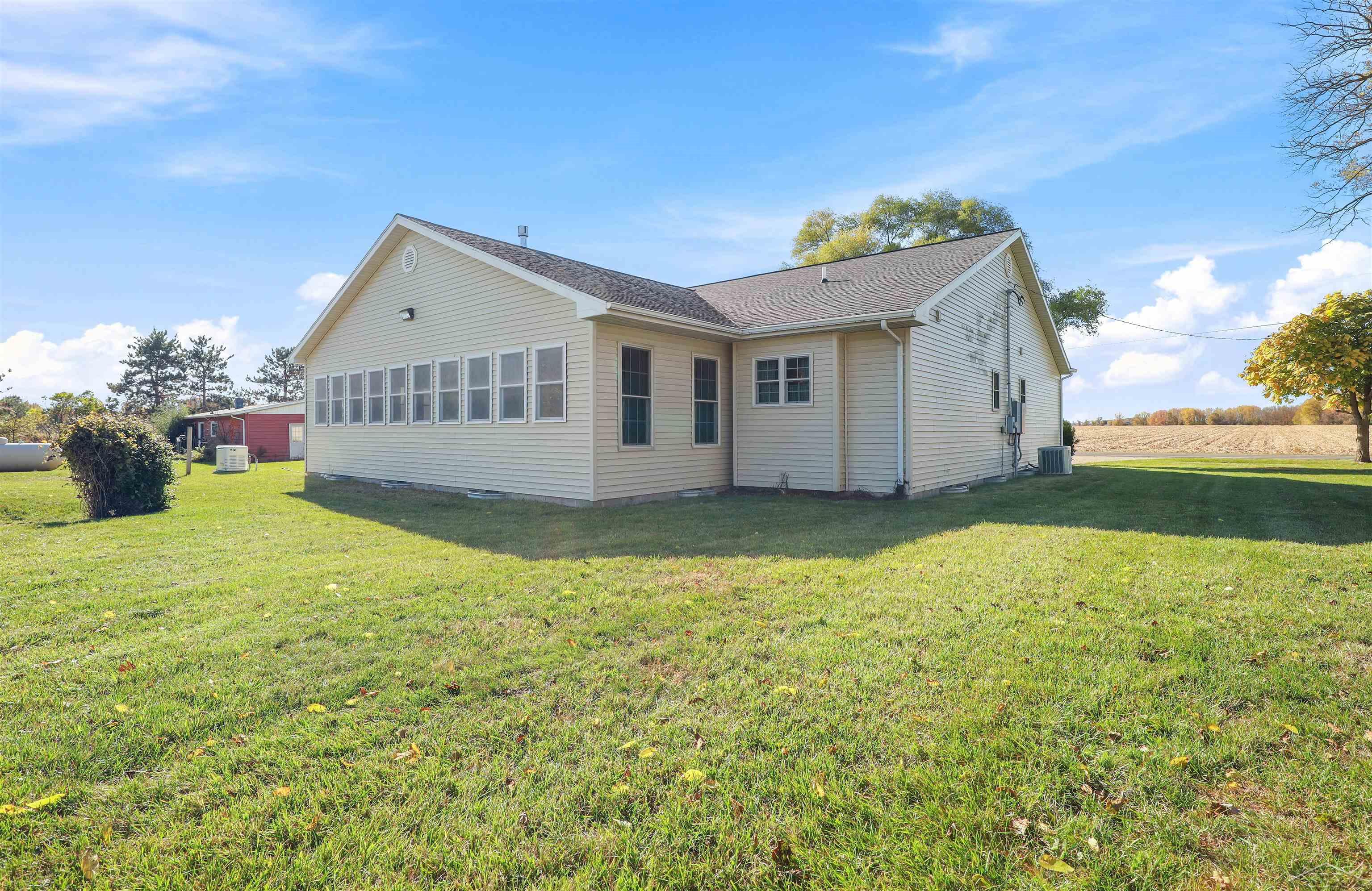 7333 South Shepherd Road Shepherd, MI 48883 - Photo 3 of 77