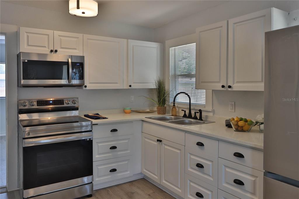 4411 16th Avenue South St. Petersburg, FL 33711 - Photo 11 of 21 Gallery Image 11