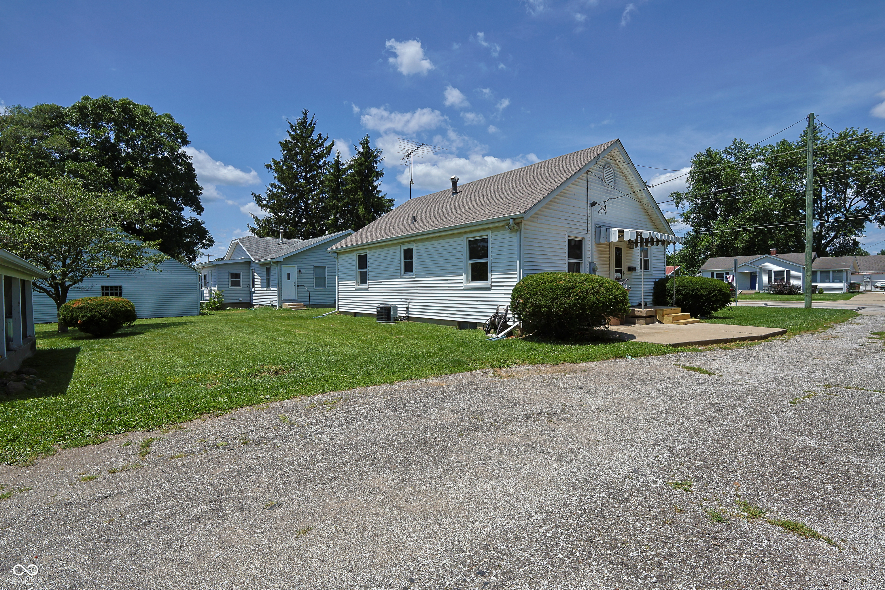 2341 Indiana Avenue Columbus, IN 47201 - Photo 29 of 35