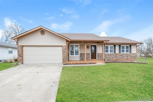 $2,050 | 15520 Ninety-Seventh Avenue, Florissant, MO 63034