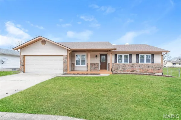 $2,050 | 15520 Ninety-Seventh Avenue, Florissant, MO 63034