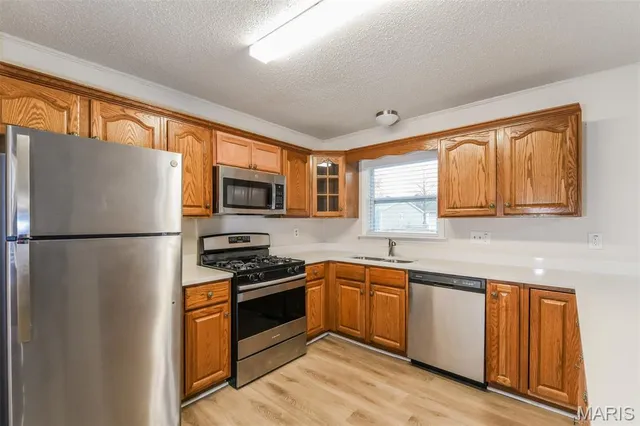 $2,050 | 15520 Ninety-Seventh Avenue, Florissant, MO 63034